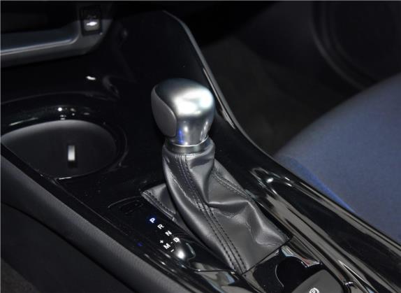 丰田C-HR 2018款 2.0L 酷越领先天窗版 国VI 中控类   挡把