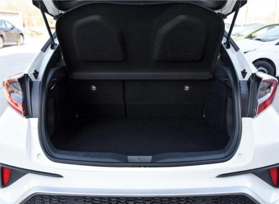 丰田C-HR 2018款 2.0L 酷跑豪华天窗版 国V 车厢座椅   后备厢