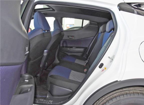 丰田C-HR 2018款 2.0L 酷跑豪华天窗版 国VI 车厢座椅   后排空间