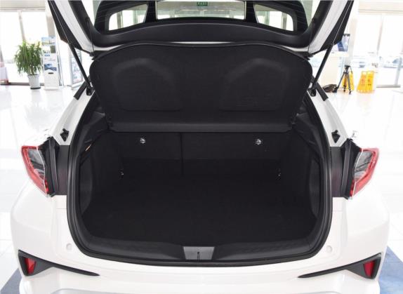 丰田C-HR 2018款 2.0L 酷跑豪华天窗版 国VI 车厢座椅   后备厢