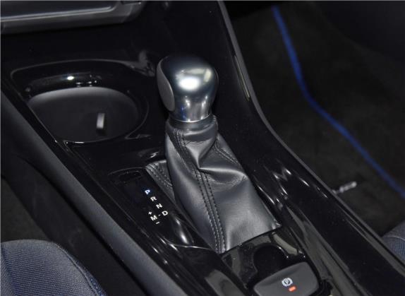 丰田C-HR 2018款 2.0L 酷跑豪华天窗版 国VI 中控类   挡把