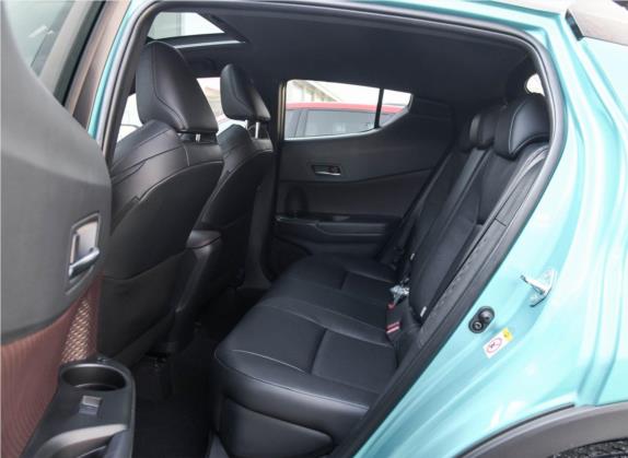 丰田C-HR 2018款 2.0L 旗舰天窗版 国V 车厢座椅   后排空间
