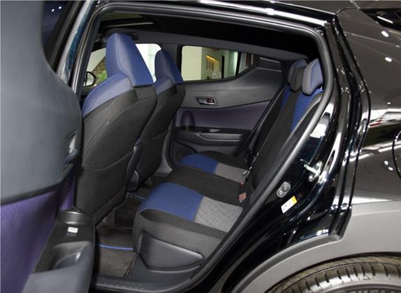 丰田C-HR 2018款 2.0L 酷越豪华天窗版 国VI 车厢座椅   后排空间
