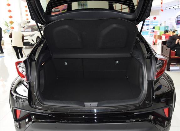 丰田C-HR 2018款 2.0L 酷越豪华天窗版 国VI 车厢座椅   后备厢