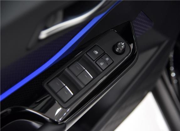 丰田C-HR 2018款 2.0L 酷越豪华天窗版 国VI 车厢座椅   门窗控制