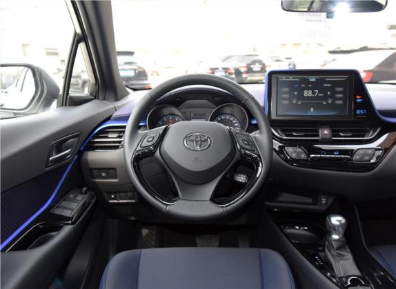 丰田C-HR 2018款 2.0L 酷越豪华天窗版 国V 中控类   驾驶位