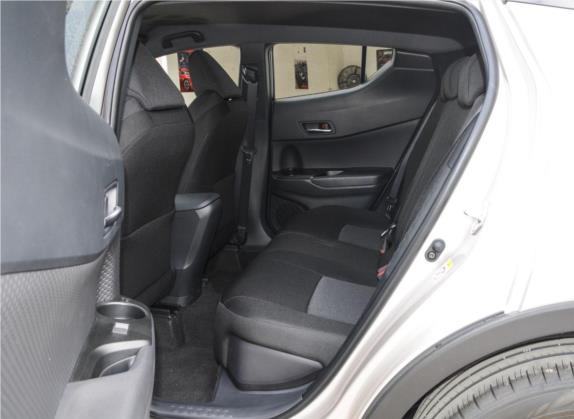 丰田C-HR 2020款 2.0L 精英版 车厢座椅   后排空间
