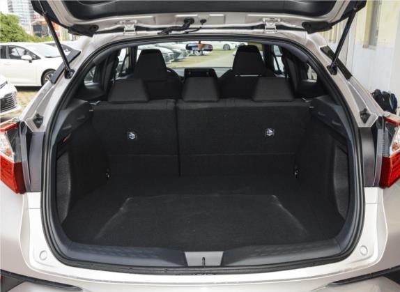 丰田C-HR 2020款 2.0L 精英版 车厢座椅   后备厢