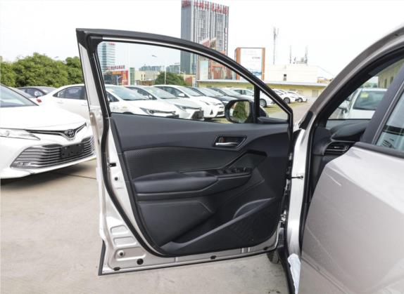 丰田C-HR 2020款 2.0L 精英版 车厢座椅   前门板