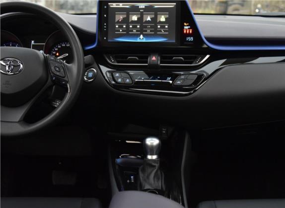 丰田C-HR 2020款 2.0L 领先版 中控类   中控台