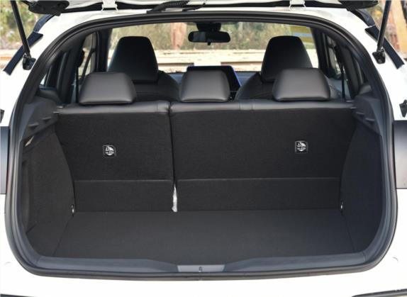 丰田C-HR 2020款 2.0L 领先版 车厢座椅   后备厢