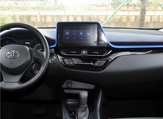丰田C-HR 2021款 2.0L 舒适版 中控类   中控台