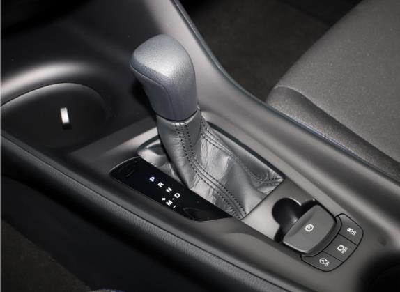 丰田C-HR 2021款 2.0L 舒适版 中控类   挡把