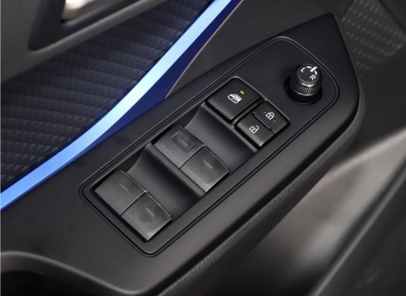丰田C-HR 2021款 2.0L 舒适版 车厢座椅   门窗控制