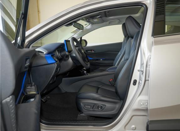 丰田C-HR 2021款 2.0L 豪华版 车厢座椅   前排空间