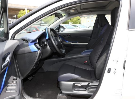 丰田C-HR 2021款 双擎 2.0L E-CVT舒适版 车厢座椅   前排空间