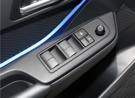 丰田C-HR 2021款 双擎 2.0L E-CVT舒适版 车厢座椅   门窗控制
