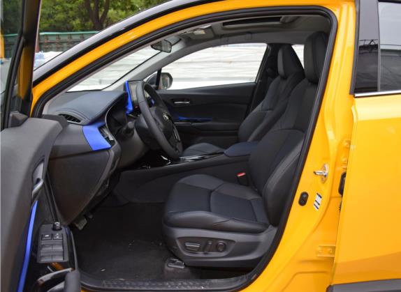 丰田C-HR 2021款 双擎 2.0L E-CVT豪华版 车厢座椅   前排空间