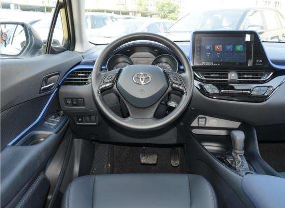 丰田C-HR 2022款 2.0L 领先版 中控类   驾驶位