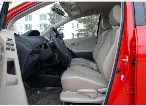 雅力士 2008款 1.3E 手动舒适版 车厢座椅   前排空间