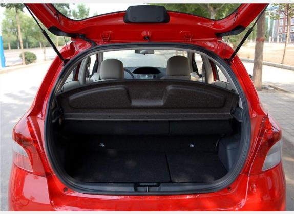 雅力士 2008款 1.3E 手动舒适版 车厢座椅   后备厢