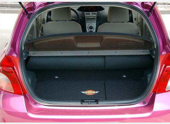 雅力士 2008款 1.6G 自动精致版 车厢座椅   后备厢