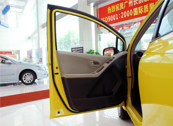 雅力士 2011款 1.6E 自动魅动版 车厢座椅   前门板