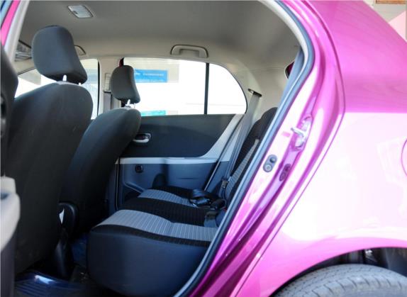 雅力士 2011款 1.6G 自动炫动版 车厢座椅   后排空间