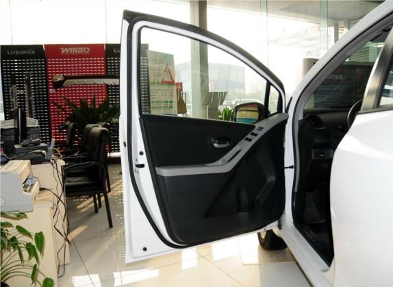 雅力士 2011款 1.6GS 自动锐动版 车厢座椅   前门板