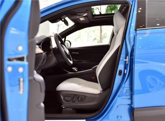 丰田C-HR EV 2020款 尊贵天窗版 车厢座椅   前排空间