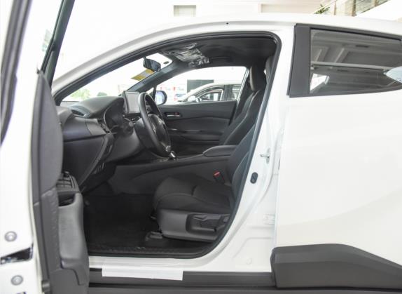 丰田C-HR EV 2020款 领先版 车厢座椅   前排空间
