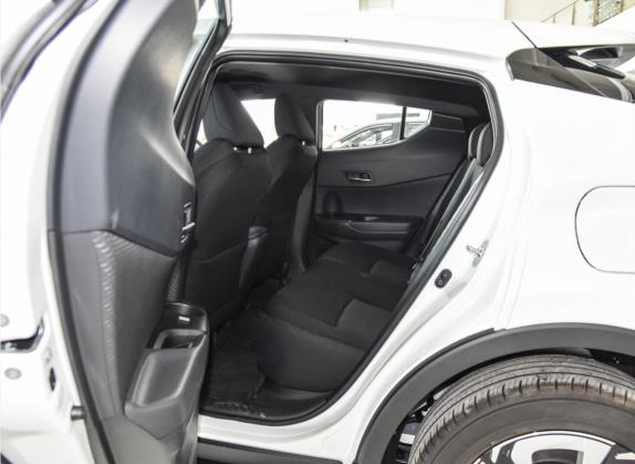 丰田C-HR EV 2020款 领先版 车厢座椅   后排空间