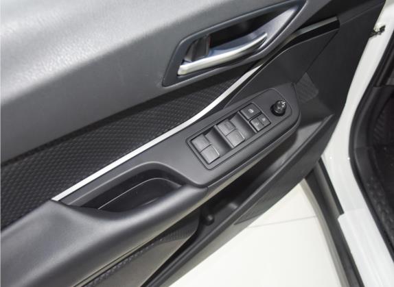 丰田C-HR EV 2020款 领先版 车厢座椅   门窗控制
