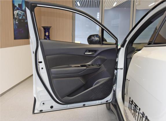 丰田C-HR EV 2020款 尊贵版 车厢座椅   前门板