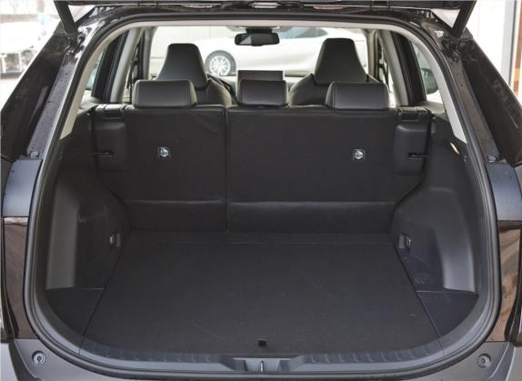 威兰达 2020款 2.0L CVT两驱尊贵版 车厢座椅   后备厢