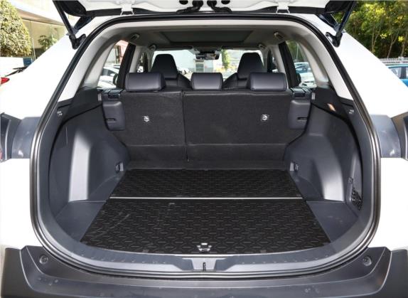 威兰达 2020款 2.0L CVT四驱科技版 车厢座椅   后备厢