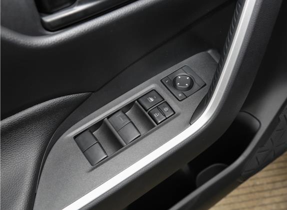 威兰达 2020款 双擎 2.5L E-CVT两驱领先版 车厢座椅   门窗控制