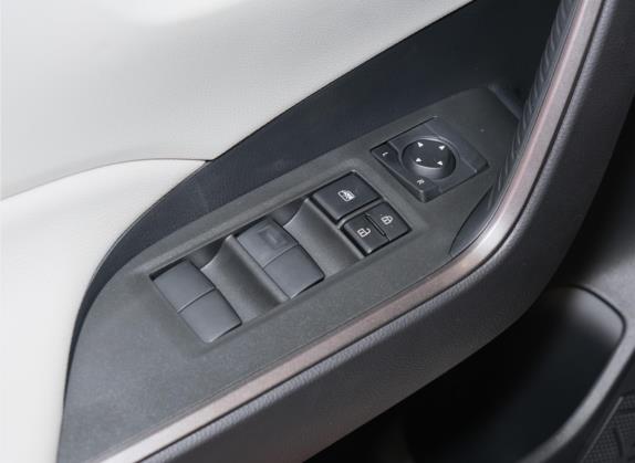 威兰达 2020款 双擎 2.5L E-CVT两驱科技版 车厢座椅   门窗控制
