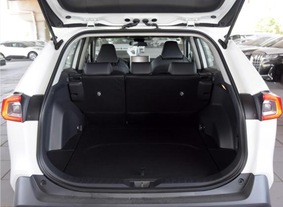 威兰达 2021款 2.0L CVT四驱豪华版 车厢座椅   后备厢
