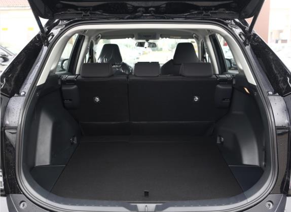 威兰达 2022款 2.0L CVT两驱领先版 车厢座椅   后备厢
