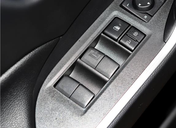 威兰达 2022款 2.0L CVT两驱领先版 车厢座椅   门窗控制