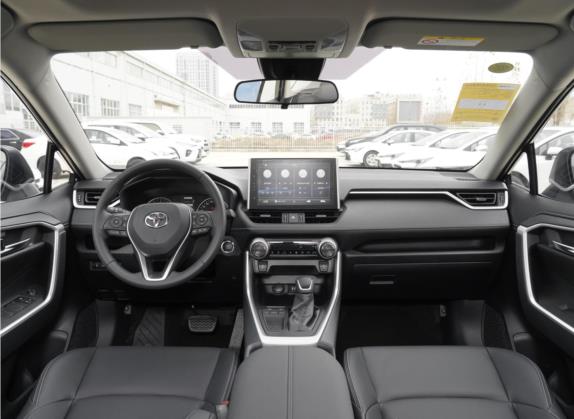 威兰达 2022款 2.0L CVT两驱豪华版 中控类   中控全图