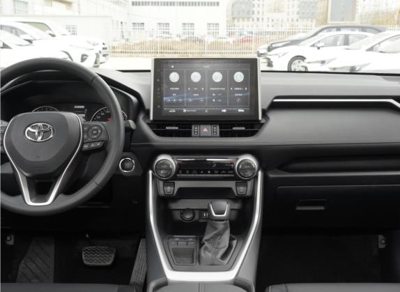 威兰达 2022款 2.0L CVT两驱豪华版 中控类   中控台