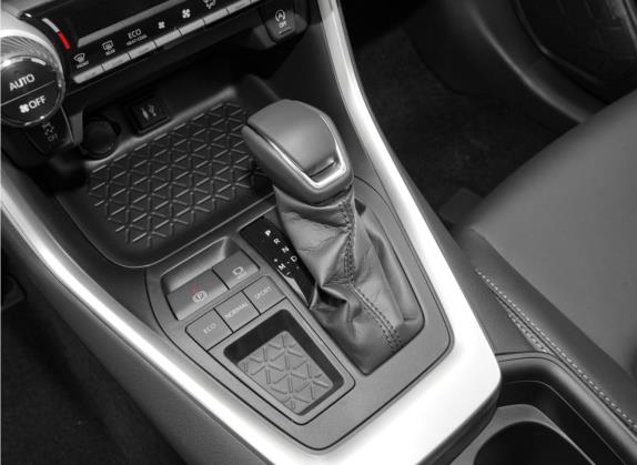 威兰达 2022款 2.0L CVT两驱豪华版 中控类   挡把