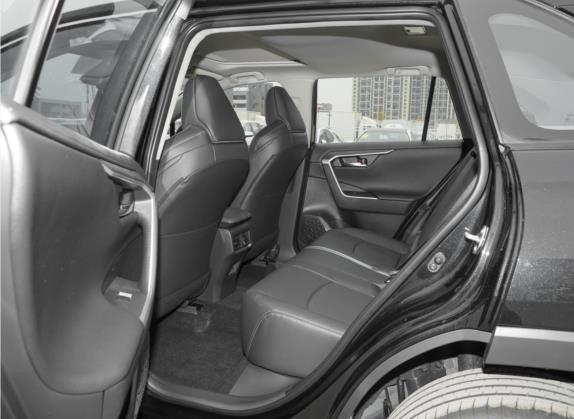 威兰达 2022款 2.0L CVT四驱豪华版 车厢座椅   后排空间