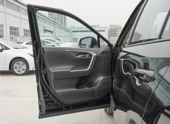 威兰达 2022款 2.0L CVT四驱豪华版 车厢座椅   前门板