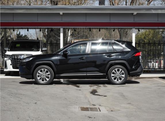 威兰达 2022款 2.0L CVT两驱豪华PLUS版 外观   正侧