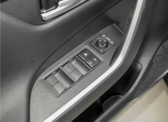 威兰达 2022款 2.0L CVT四驱豪华PLUS版 车厢座椅   门窗控制