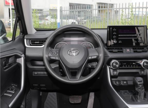 威兰达 2022款 改款 2.0L CVT两驱领先版 中控类   驾驶位