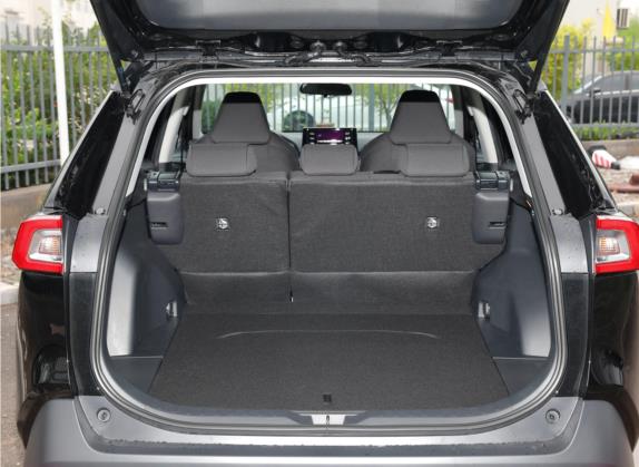 威兰达 2022款 改款 2.0L CVT两驱领先版 车厢座椅   后备厢
